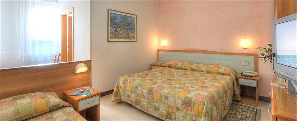 Hotel Giannino Porto Recanati Buitenkant foto