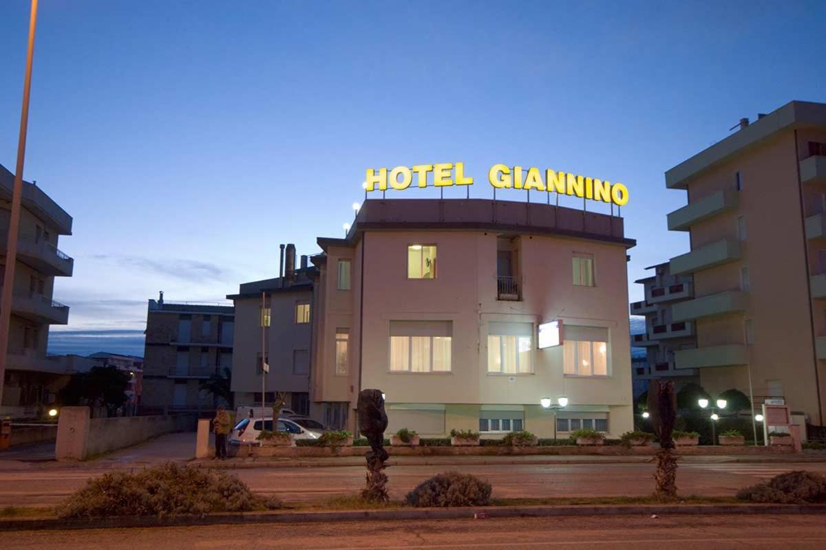 Hotel Giannino Porto Recanati Buitenkant foto